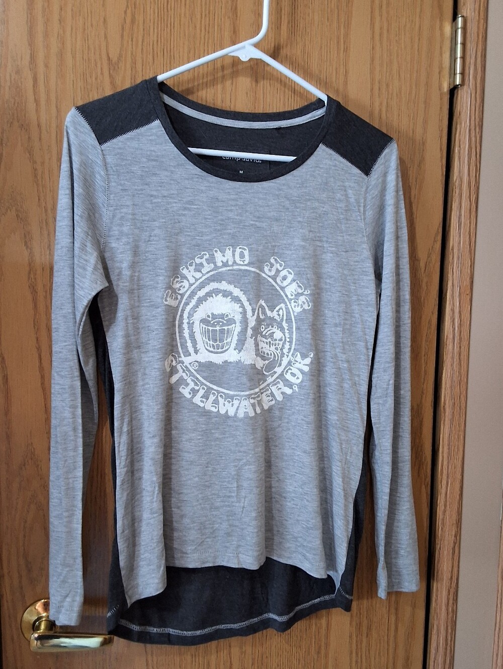 Eskimo Joe's Long Sleeved Graphic Tee Junior's M NWOT